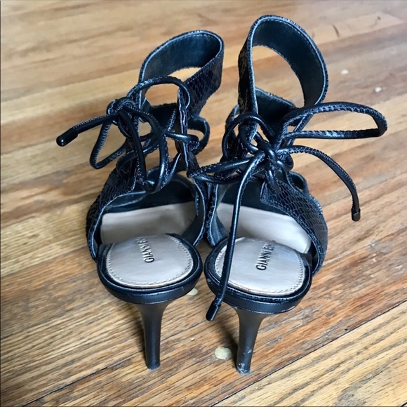 Gianni Bini black strap heel. - Picture 6 of 8